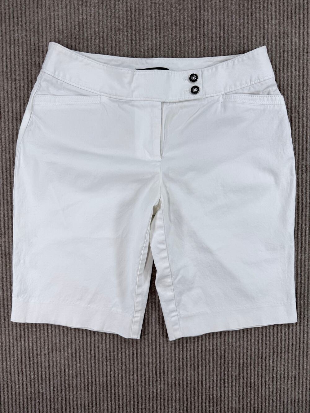 White House Black Market White Slim Bermuda Shorts Size 4